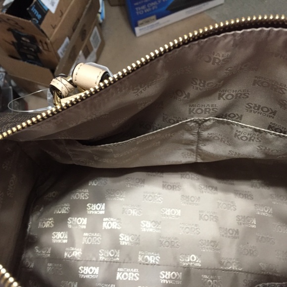 Michael Kors Handbag - Picture 4 of 4